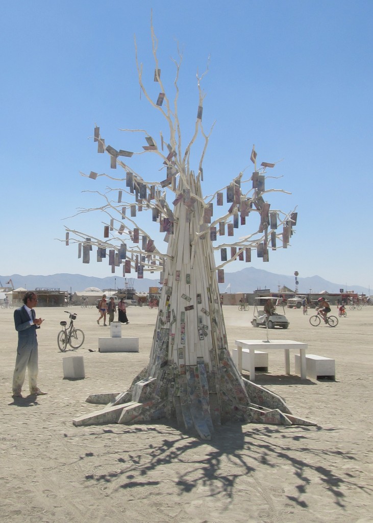 Transformoney Tree, Burning Man 2012, by Dadara (Accessed from Wikipedia, 05/11/15)